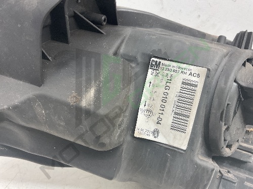 Vauxhall Astra J 2010-2012 RH Drivers Side Headlamp (Halogen)