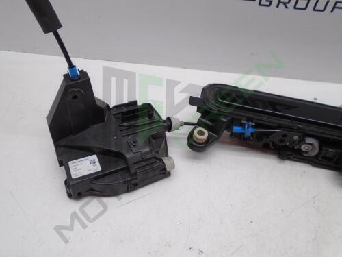 Range Rover Velar L560 2017-On LH Rear Locking Mech & Handle